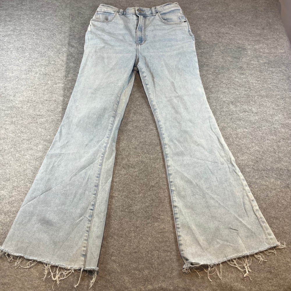 Abercrombie Women Ultra High Rise Flare Light Wash Boho Hem 29 8R Denim Jeans‎